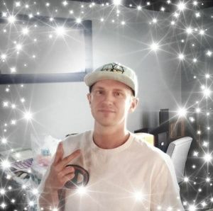 Meet your Posher, Adam